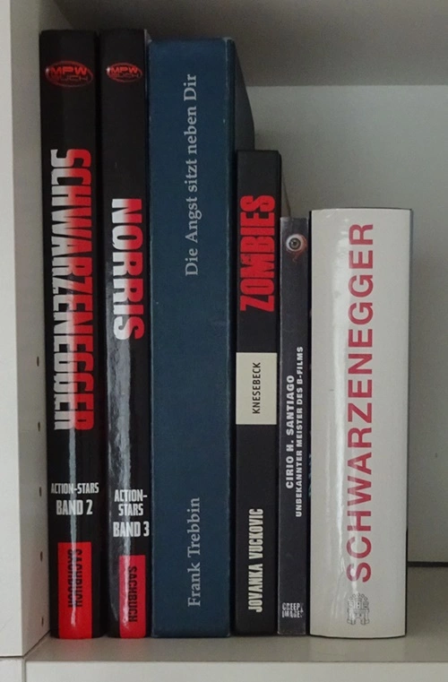 bücher.JPG