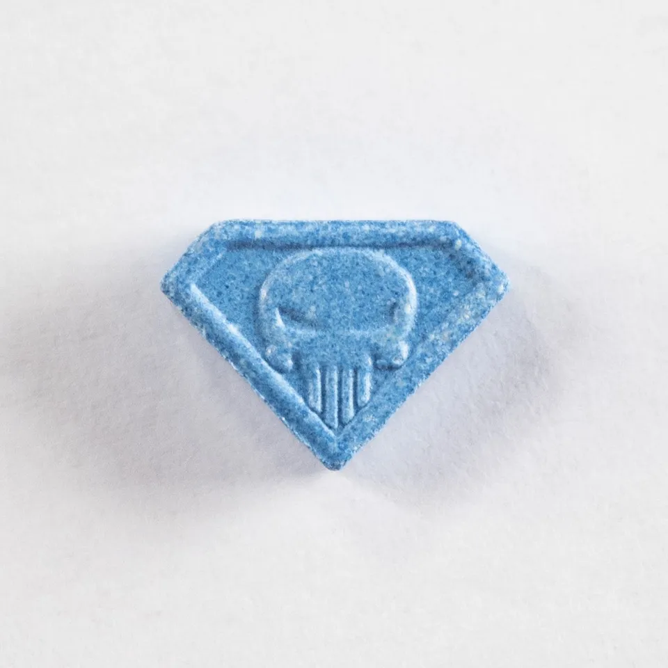 drugchecking-analysiert-ecstasy-tabletten-blue-punisher-image-group.webp